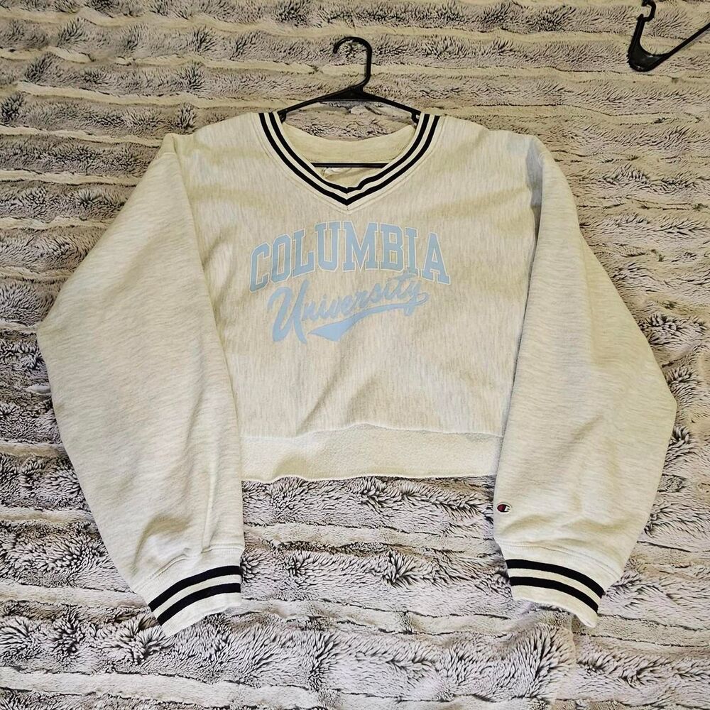 Champion Women's Grey and White Sweatshirt